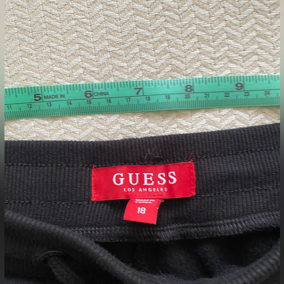 Guess size 18 Fleece crop pants NWOT - Picture 4 of 9
